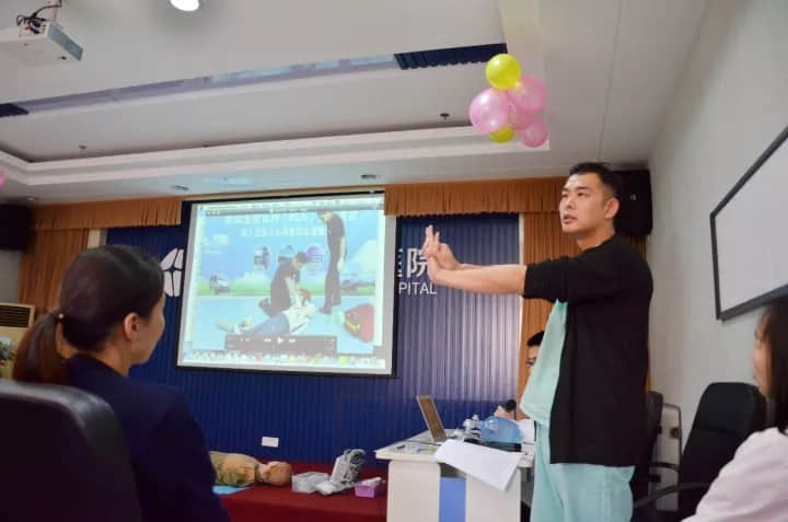 全院心肺復(fù)蘇培訓(xùn)……緊急情況，愿我們都能救人一命